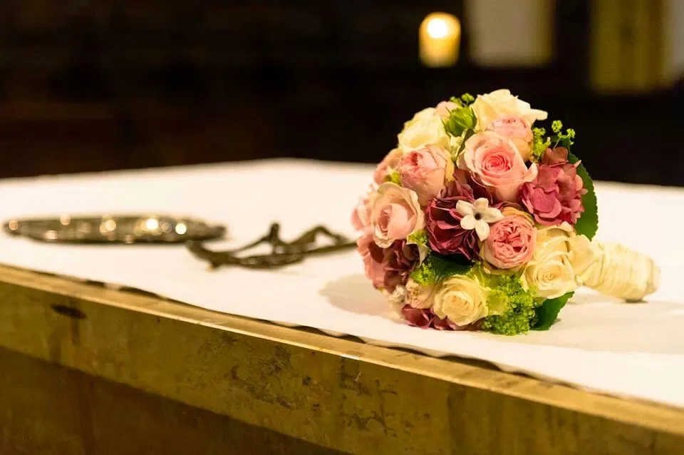 Brautstrauß in zarten Rosa- und Cremetönen